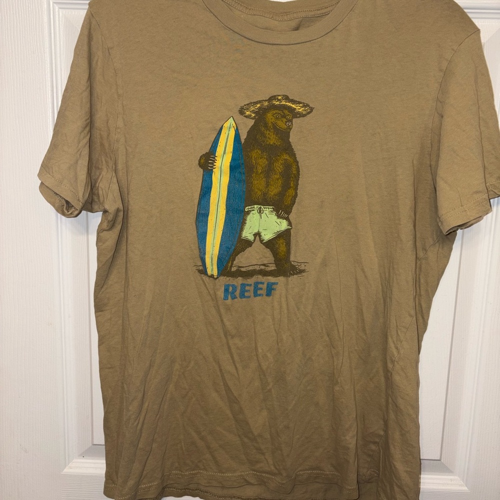 Reef tee with surfer bear